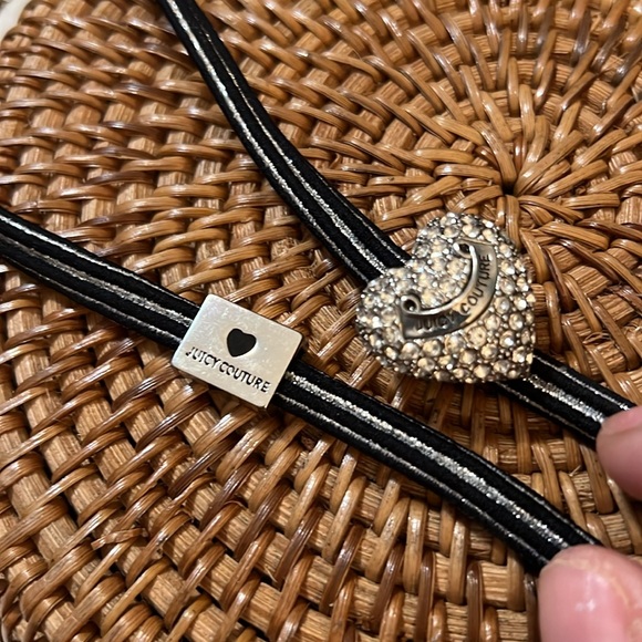 JLN Juicy Couture Rhinestone Heart Stretch Headband. - Picture 6 of 7